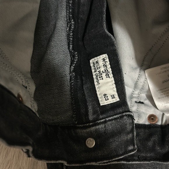 Women’s Black Wranglers - Picture 5 of 5